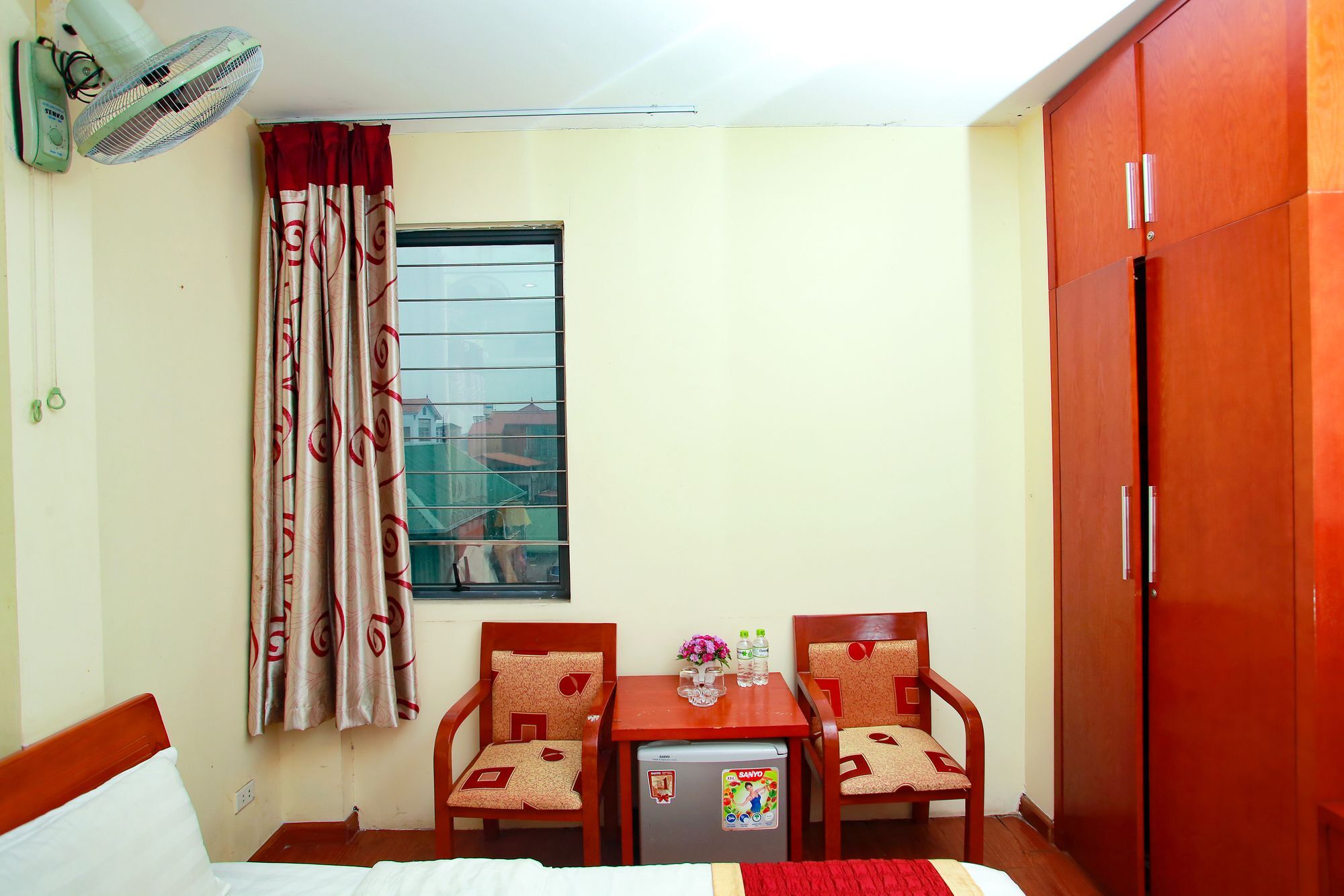 Reddoorz Near Hanoi Railway Station מראה חיצוני תמונה